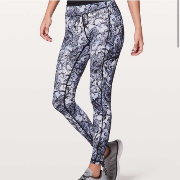 🍋 Like New Lululemon Tights Size 6 🍋 - Picture 2 of 7